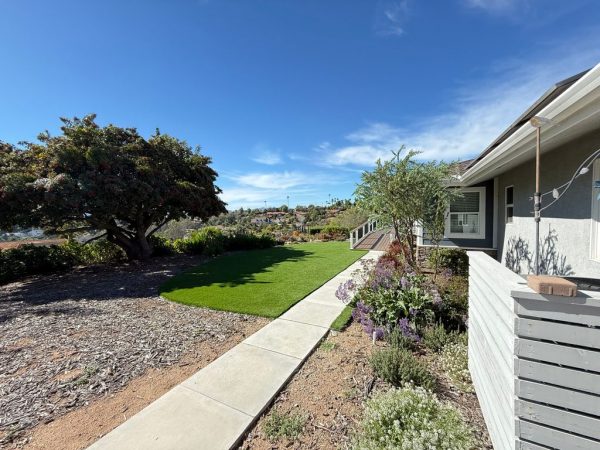 beautiful-sunsets-assisted-living-14-backyard.jpeg