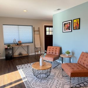 beautiful-sunsets-assisted-living-4-seating-area.jpeg