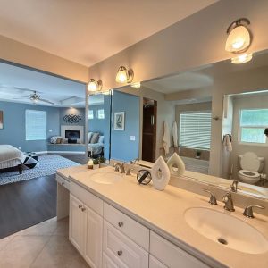 beautiful-sunsets-assisted-living-9-master-bathroom.jpeg