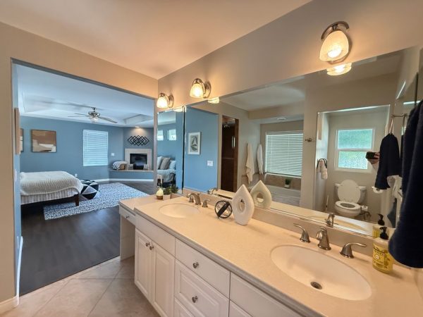 beautiful-sunsets-assisted-living-9-master-bathroom.jpeg