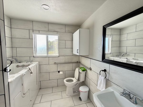 blossom-valley-residential-care-6-bathroom.jpeg