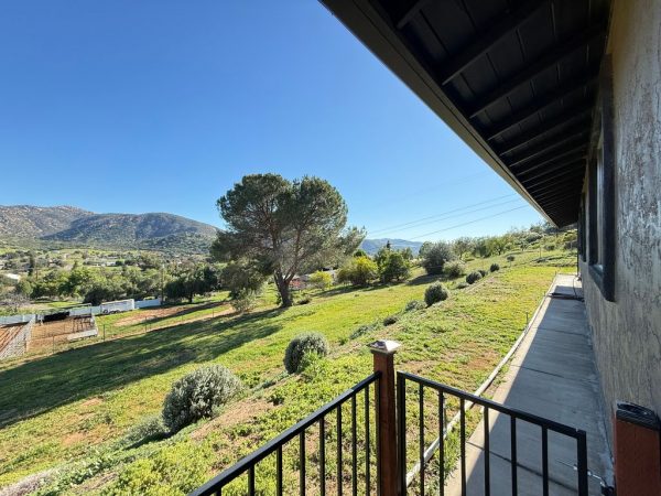 blossom-valley-residential-care-8-backyard.jpeg