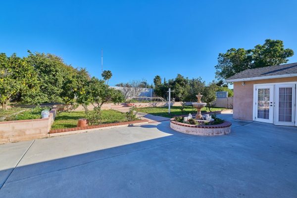 oceanside-elderly-care-home-448-garden.jpg