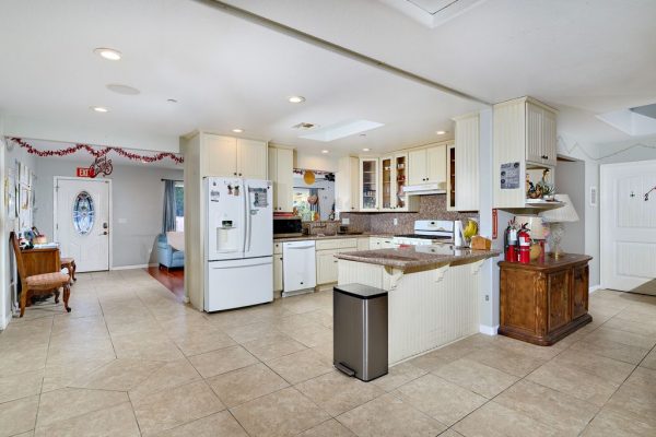 oceanside-elderly-care-home-448-kitchen.jpg