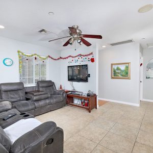oceanside-elderly-care-home-452-living-room.jpg