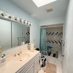 casa-de-vida-senior-living-i-10-bathroom.jpeg