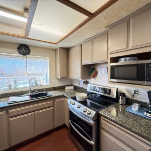 casa-de-vida-senior-living-i-6-kitchen.jpeg