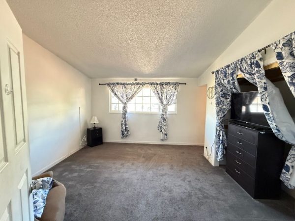 casa-de-vida-senior-living-i-8-private-room.jpeg