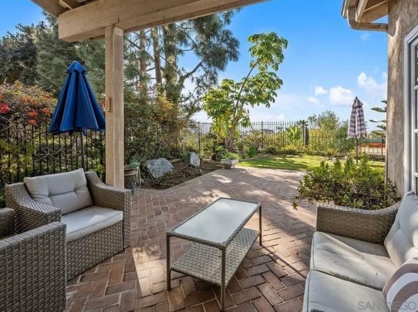 coastal-breeze-senior-living-inc-10-outside-seating-area.jpg
