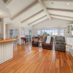 coastal-breeze-senior-living-inc-3-living-room.jpg
