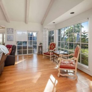 coastal-breeze-senior-living-inc-5-living-room.jpg