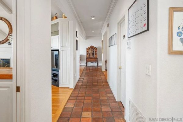 coastal-breeze-senior-living-inc-6-hallway.jpg