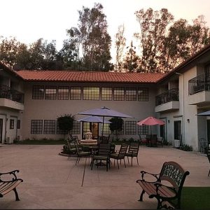 good-samaritan-retirement-home-5-courtyard1.jpg