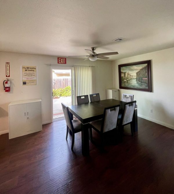 royal-care-horizons-10-dinning-room.jpeg