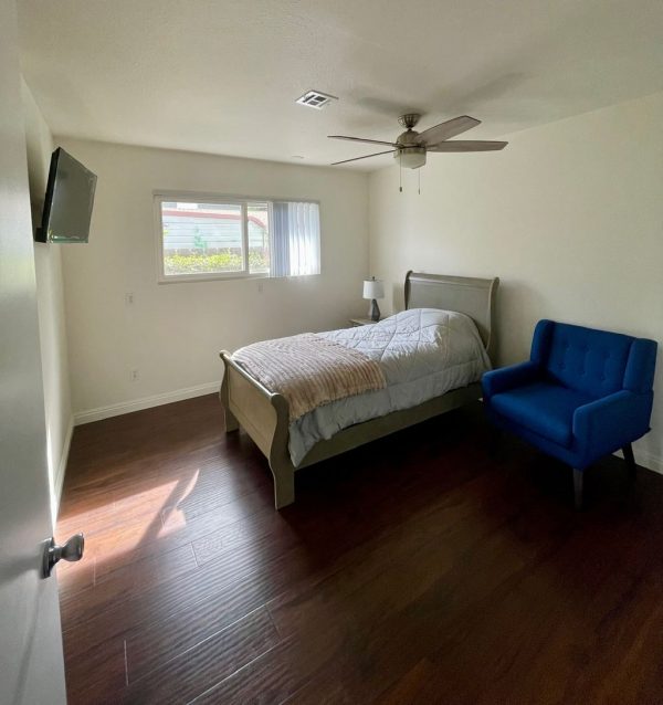 royal-care-horizons-14-private-room.jpeg