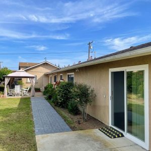 royal-care-horizons-2-backyard.jpeg