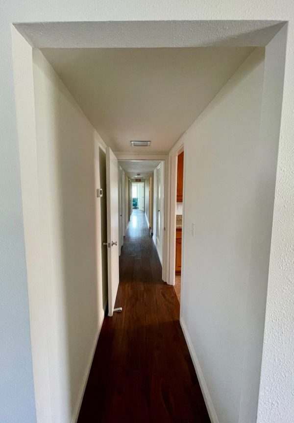 royal-care-horizons-6-hallway.jpeg
