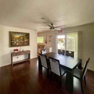 royal-care-horizons-9-dinning-room.jpeg