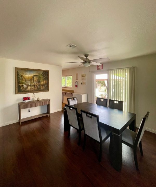 royal-care-horizons-9-dinning-room.jpeg