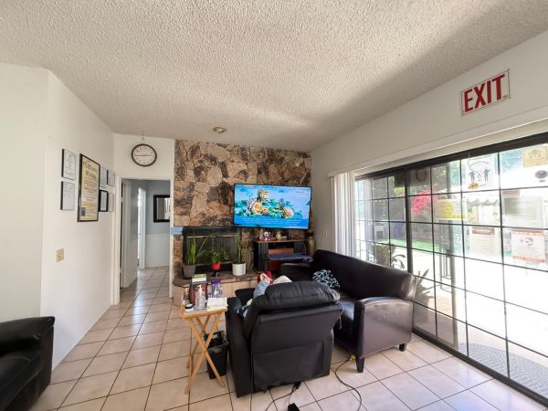 silvercreek-home-care-2-living-room.jpeg