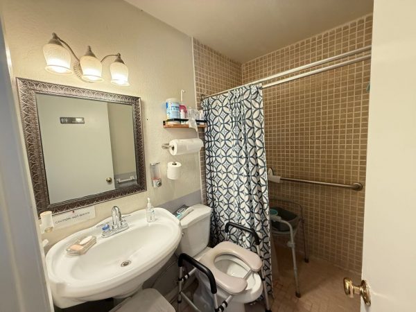 silvercreek-home-care-5-bathroom.jpeg