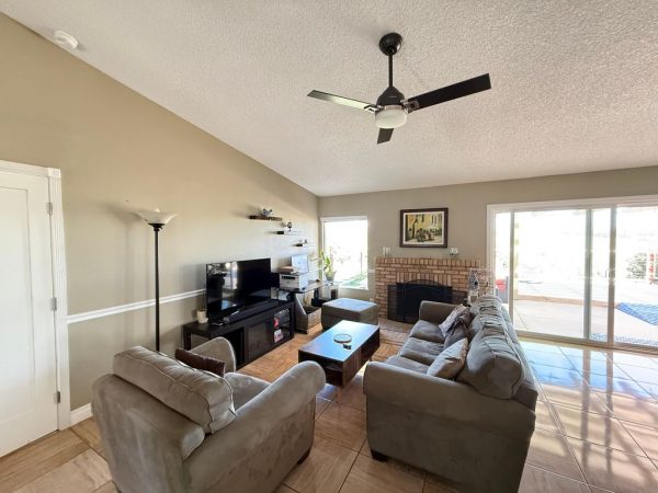 treegrove-senior-residence-3-living-room.jpeg