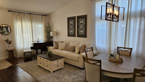 agape-senior-care-i-4-living-room.jpg