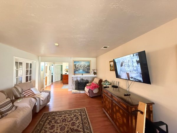 carlsbad-elder-care-3-living-room.jpeg
