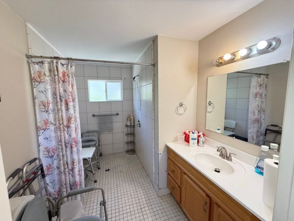 carlsbad-elder-care-7-kitchen.jpeg