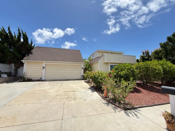 la-costa-elder-care-1-front-view.jpeg
