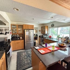 la-costa-elder-care-5-kitchen.jpeg