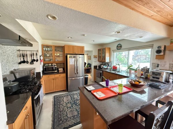 la-costa-elder-care-5-kitchen.jpeg