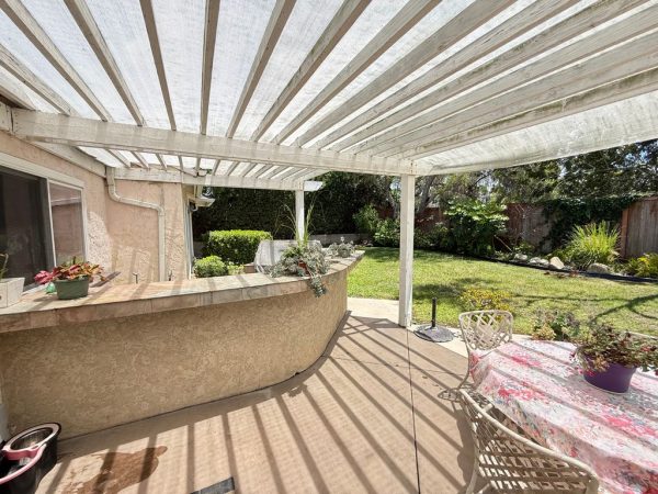 la-costa-elder-care-9-backyard.jpeg