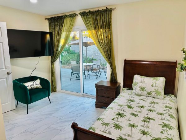 seniors-paradise-3-private-room.jpeg