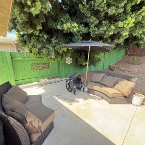 uc-care-senior-living-iii-7-outside-seating.jpeg