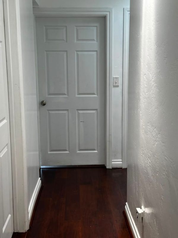 thrive-elder-care-2-hallway-2.jpeg