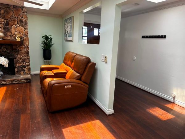thrive-elder-care-2-living-room-4.jpeg