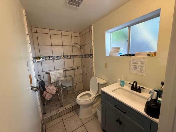 clairemont-guest-home-10-bathroom.jpeg