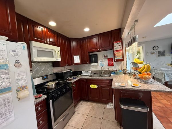 clairemont-guest-home-5-kitchen.jpeg