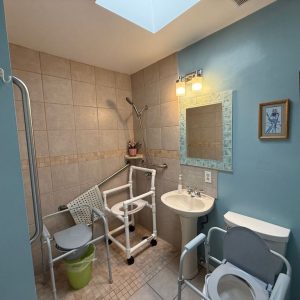 clairemont-guest-home-9-bathroom.jpeg