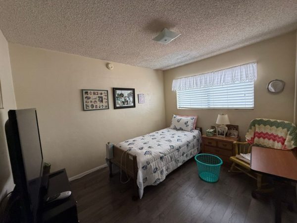 daleinas-home-care-7-bedroom.jpeg