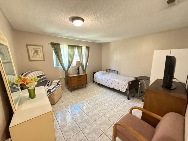 gate-manor-i-10-bedroom.jpeg