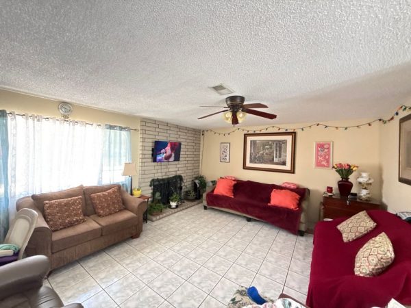 gate-manor-i-11-living-room-2.jpeg