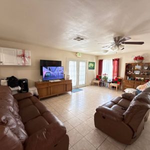 gate-manor-i-3-living-room.jpeg