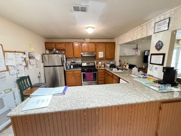 gate-manor-i-5-kitchen.jpeg