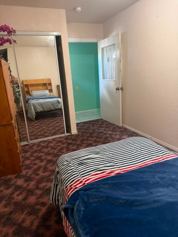 ideal-home-care-3-private-room.jpeg