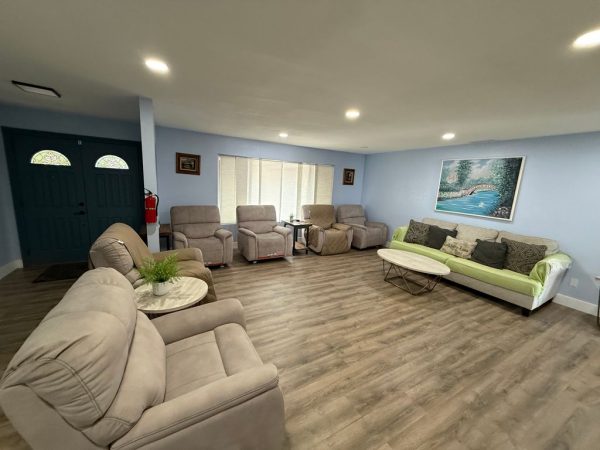 lucy-dinkie-home-care-llc-3-living-room.jpeg