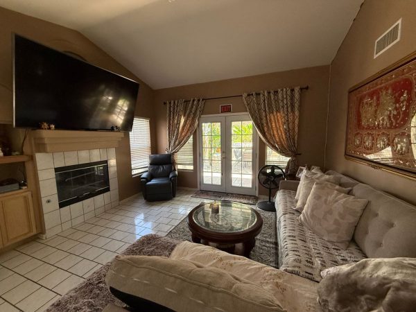 oceanside-rest-home-ii-3-living-room.jpeg