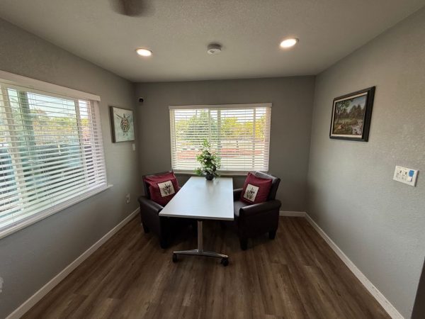 ohana-care-home-ii-5-seating-area.jpeg