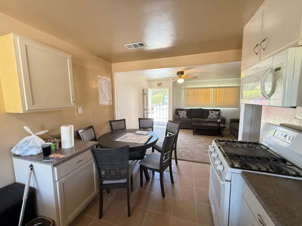 paradise-elderly-facility-care-5-dining-room.jpeg